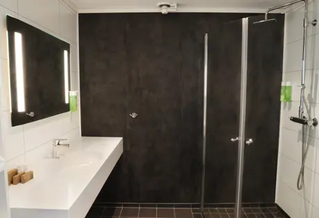 Fosshotel Núpar Superior Double Bathroom 