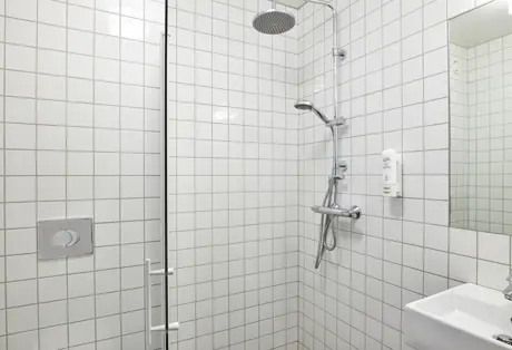 Fosshotel Stykkisholmur Standard Double or Twin Room Bathroom 
