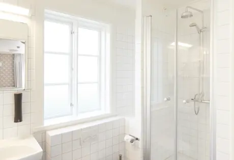 Fosshotel Eastfjords Standard Double or Twin Bathroom