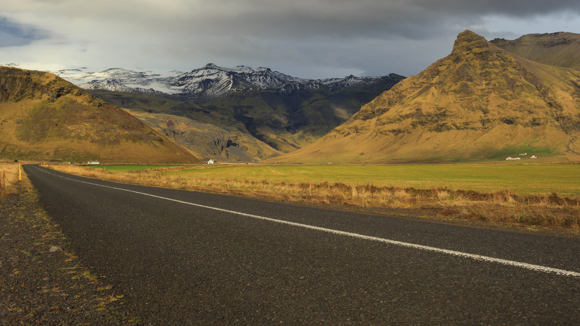  Road toward the mountains in Skaftafell national park 