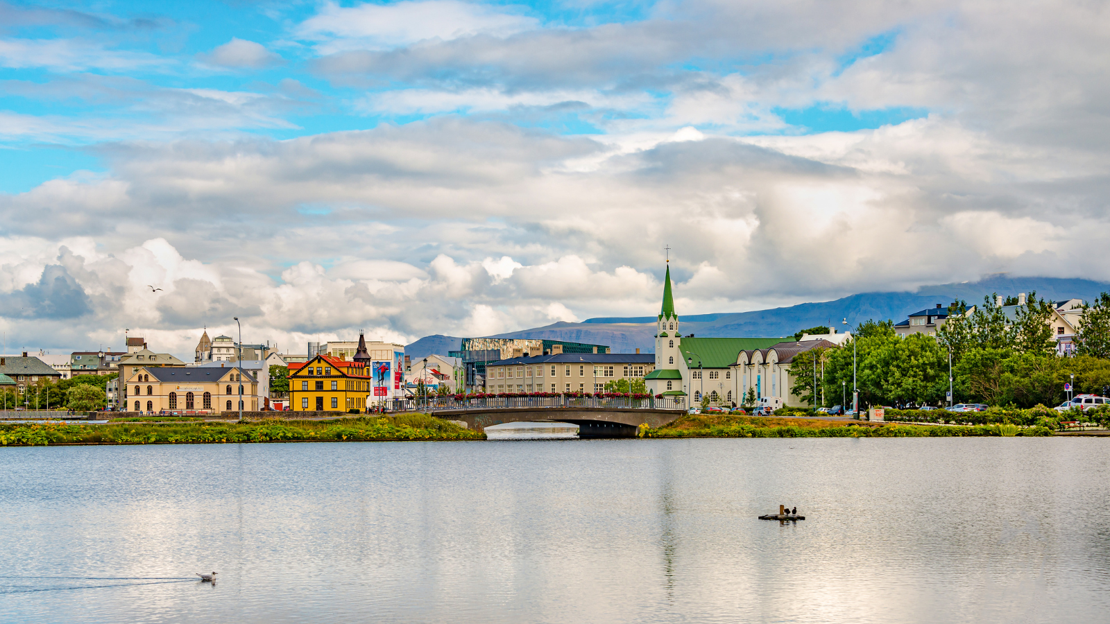 Guide To Tjörnin: Reykjavik’s Lake - Íslandshótel